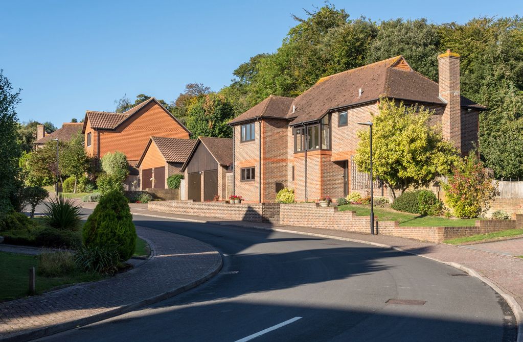 Large 5 bedroom houses