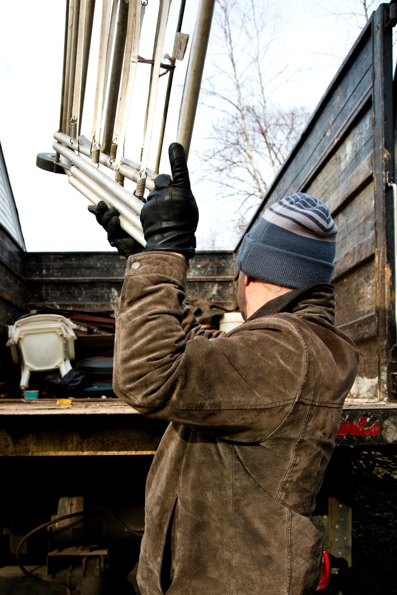 House clean out, disposing of household items.
Image shot with Canon 5D Mark 4, 24-105mm f/4L IS USM lens.