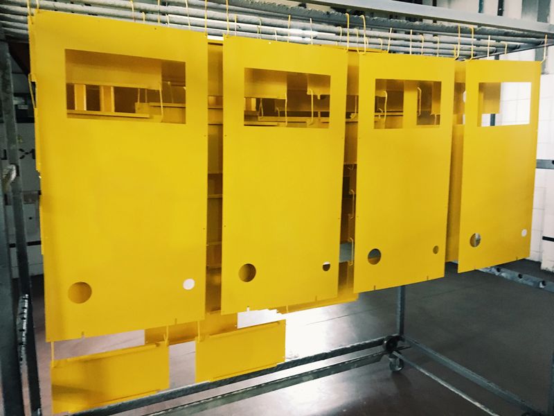 Industrial automatic painting technology. Powder coatings.