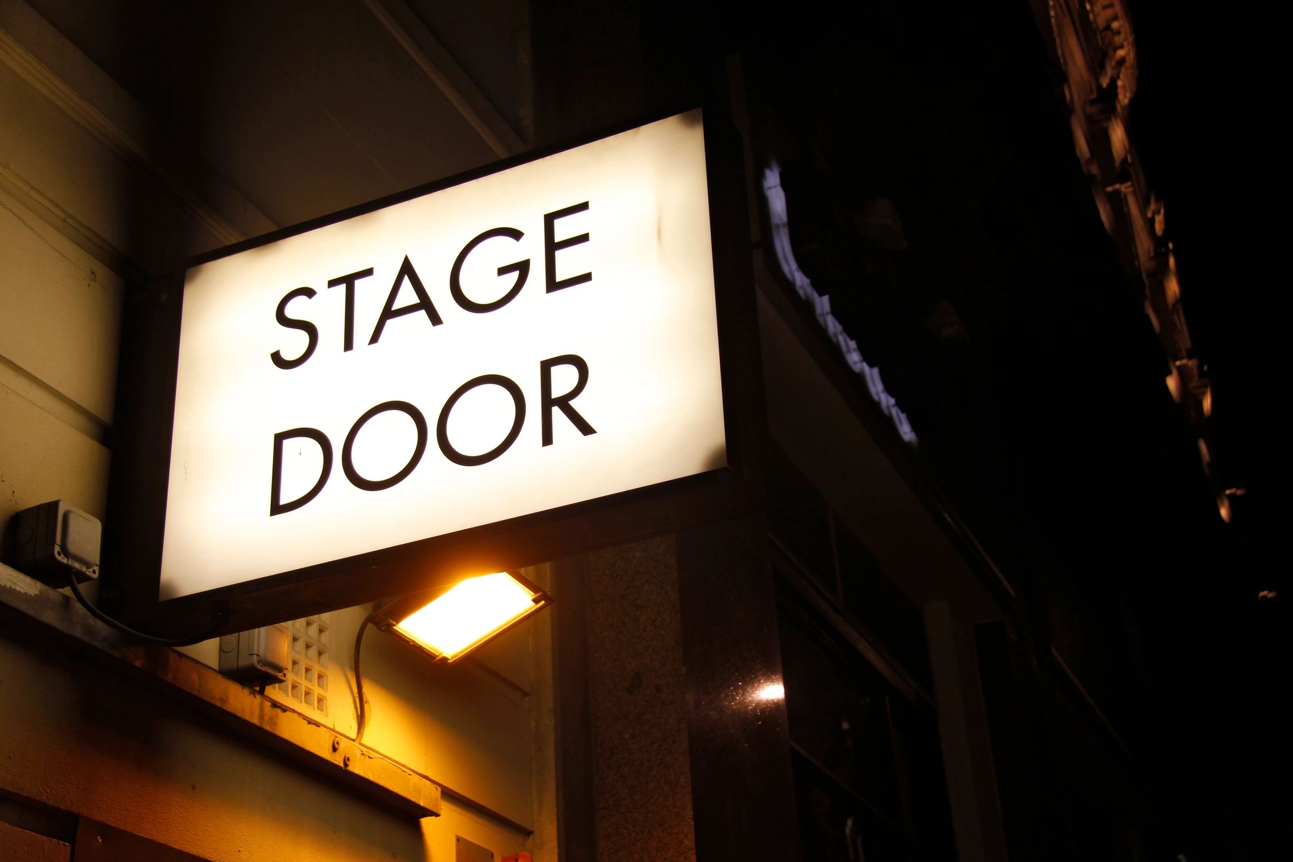Picture of a stage door sign
