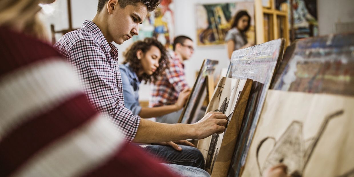 Join the best BFA Degree COURSE in Delhi at Deep School of Fine Art. Expert faculty, creative course