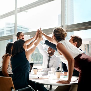 Trabajamos con bancos, fintechs, clínicas, aseguradoras, agritechs, startups y otras industrias! 