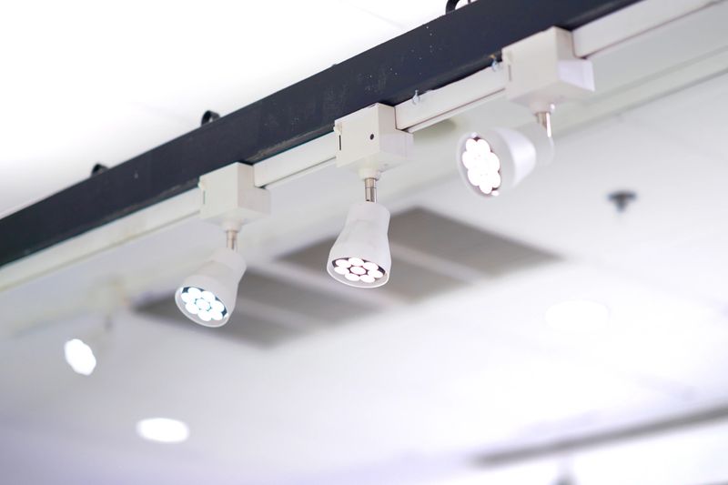 Spot light lamps installed on high bar