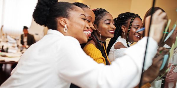 Collectif de femmes noires collaborant autour de la mission et de la vision du CCRCC.