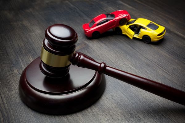 Motor accident lawyer in Chennai handling MACT and insurance claim cases