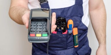 plumber with mobile pos