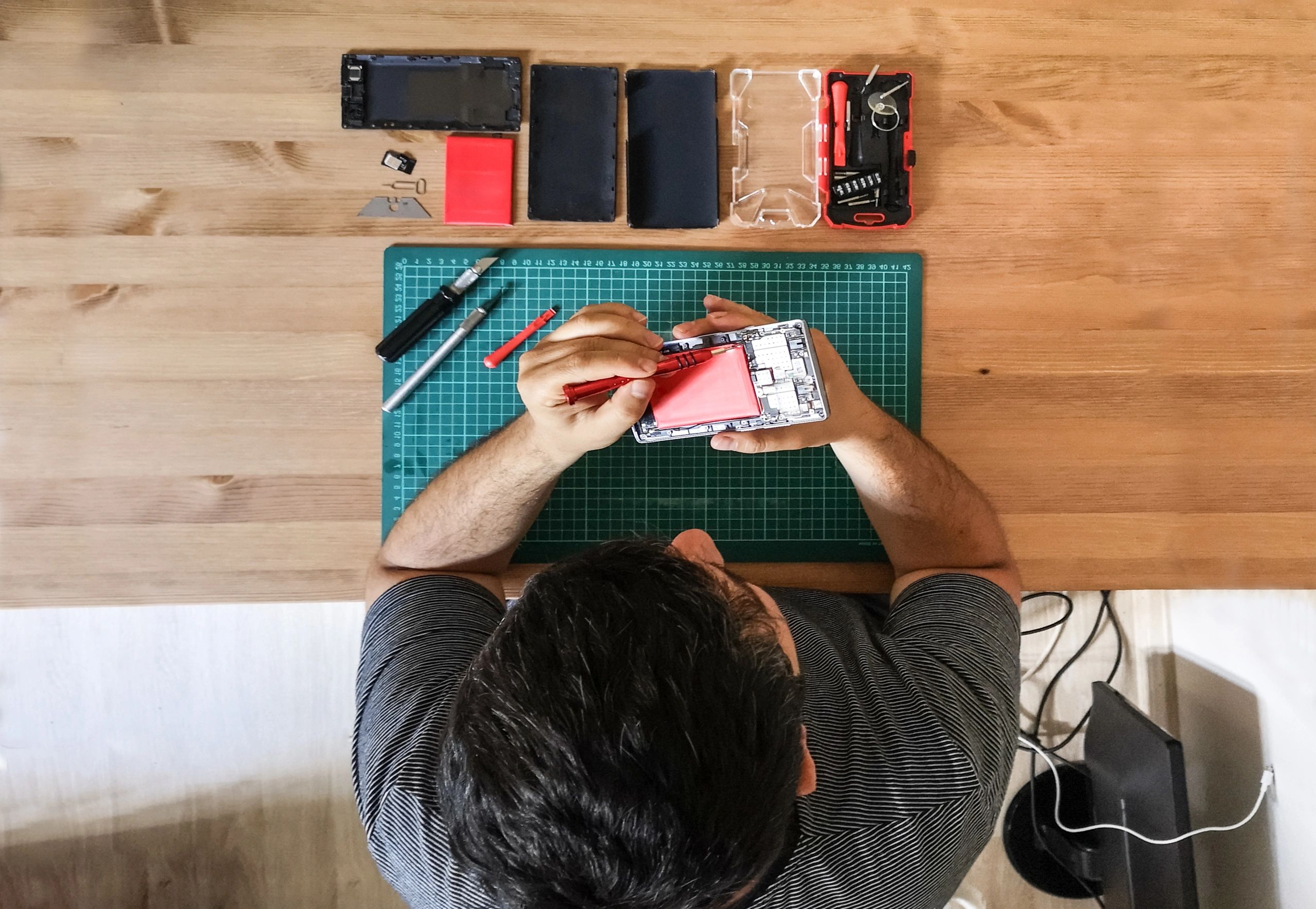 How to Repair Mobile Phones at Home