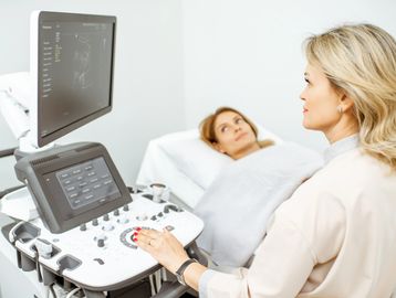 Ultrasound imaging of uterus and ovaries. Polyps, fibroids and ovarian cysts. Pelvic pain, bleeding.