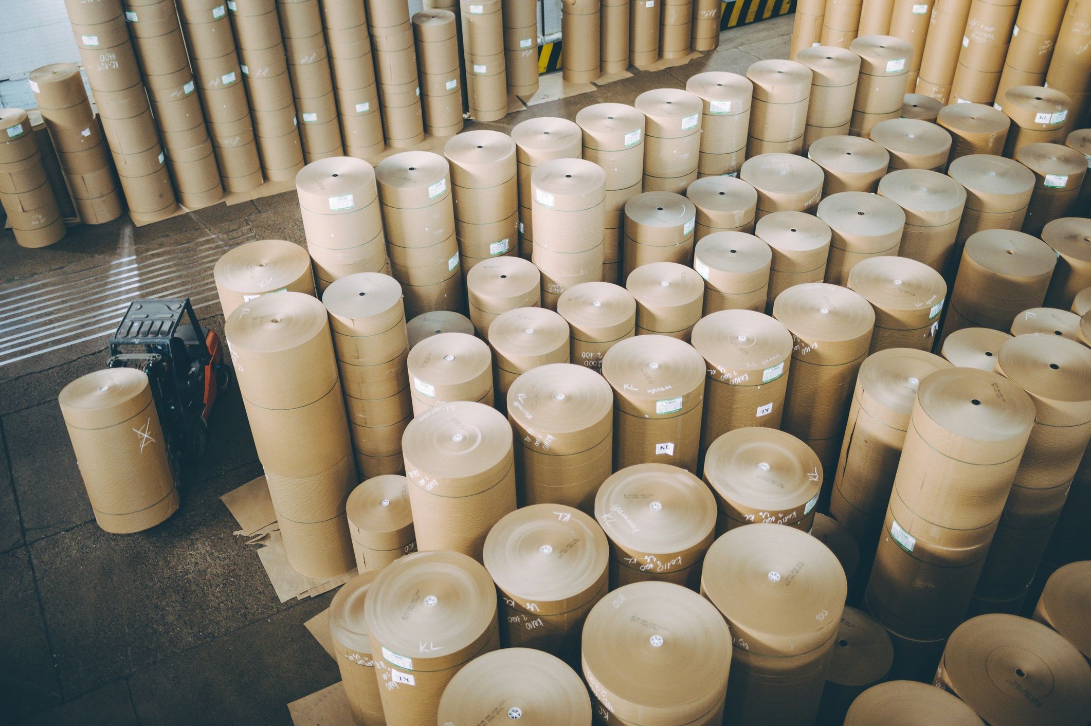Kraft Paper Products for Packaging, Construction and Food Service Solutions
