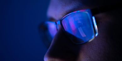 blue light glasses to reduce eye strain