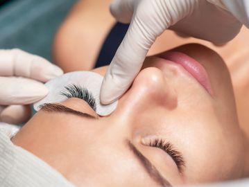 Elevate your look with our meticulously handcrafted volume lash extensions. This advanced technique 