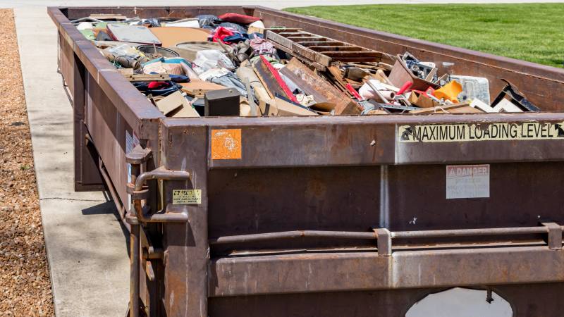 Efficient Junk Removal in Saint-Hippolyte