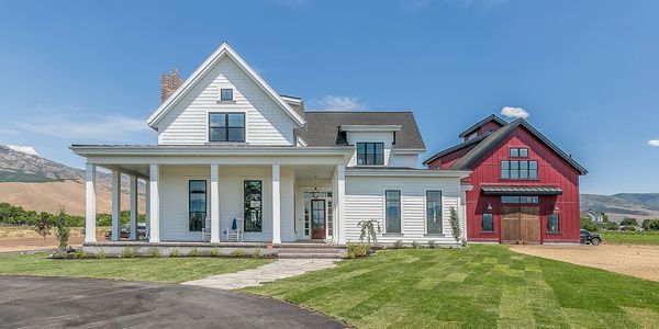 White farmhouse for sale in Northeast Georgia - buying and selling homes with Lindy Williams