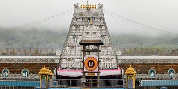 Sacred Tirupati temple – Bangalore to Tirupati tour package by Saraswathi Car Rentals.