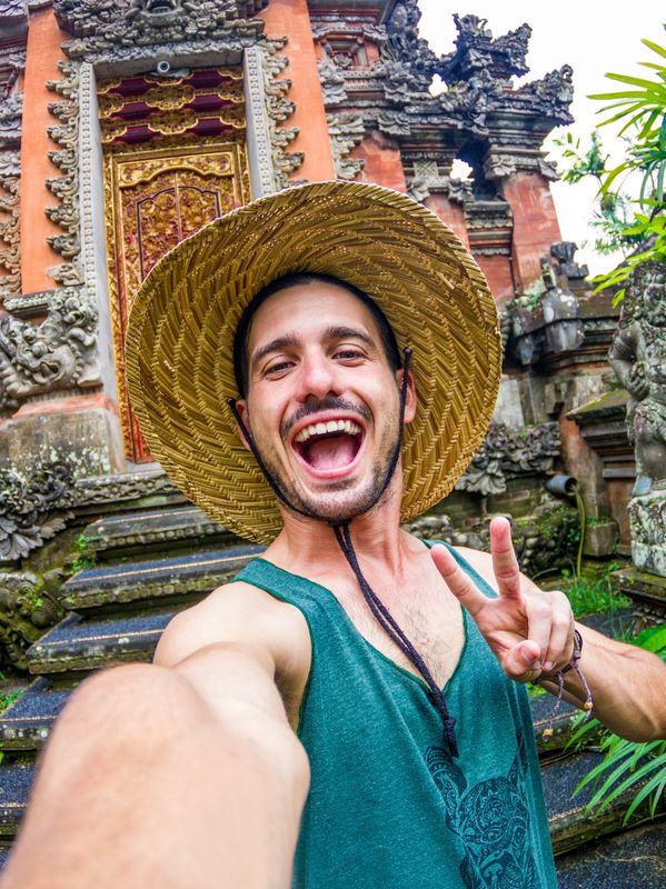 At Shipp-N-Out, we personalize your vacation package to make it unique. Your travel should reflect y