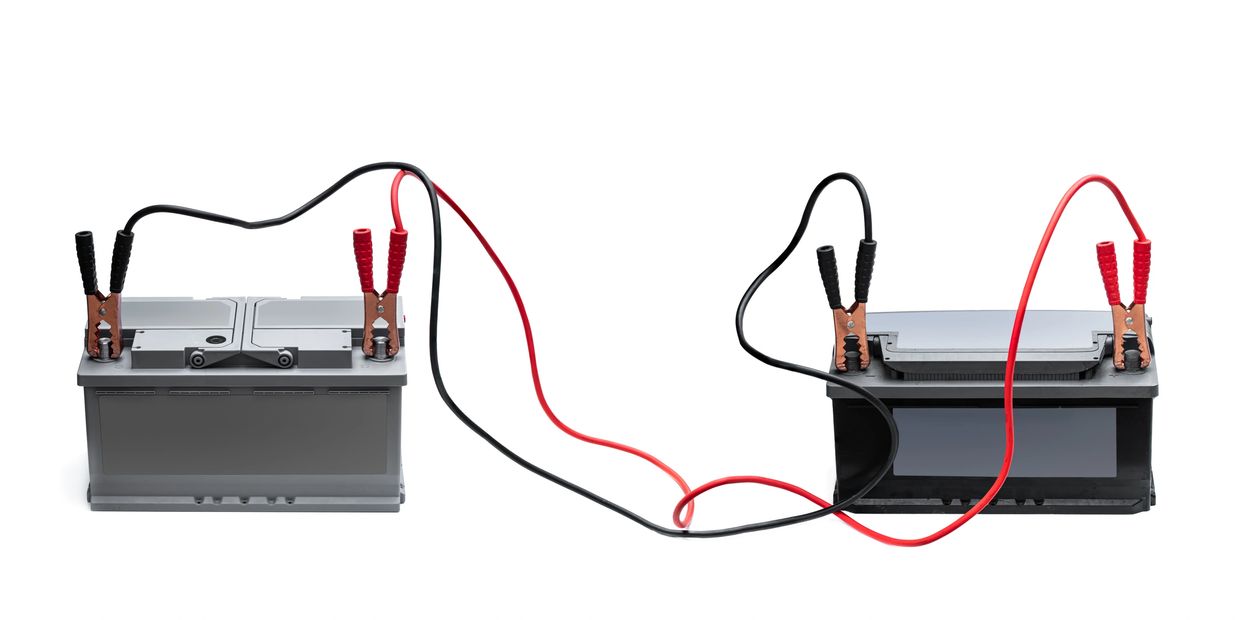 Boost, jumpstart dead car battery and battery installation in Baton Rouge, LA onsite road service 