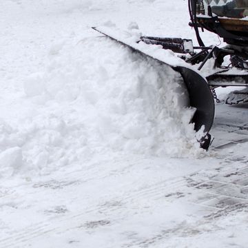 snow plowing driveways and parking lot