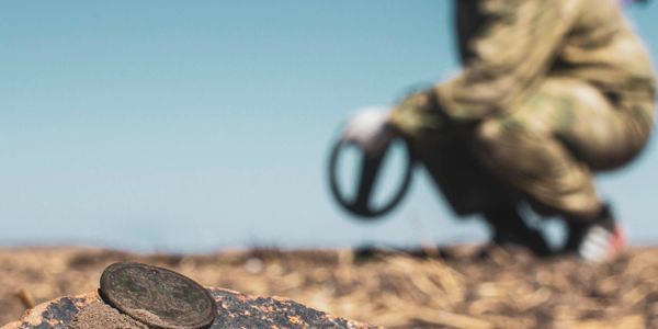 Metal detecting coins