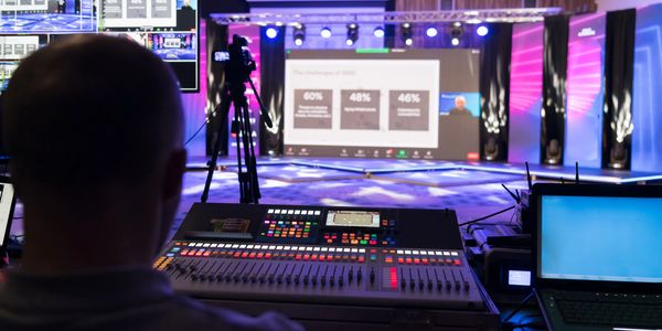 Equipo profesional especializado en organización de eventos y coordinación de proyectos