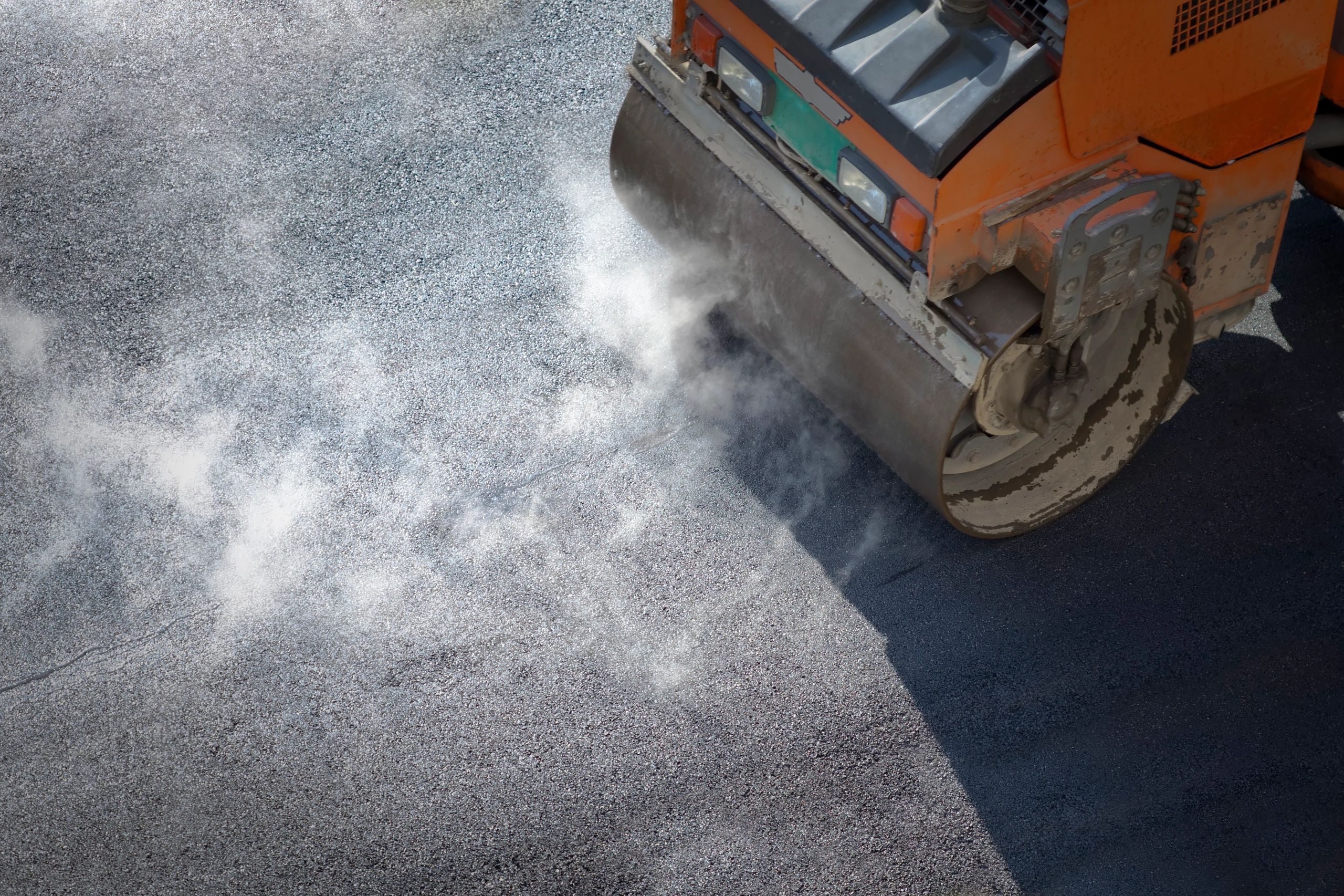 5 Essential Asphalt Paving Tips for Long-Lasting Driveways