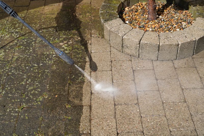 Pressure washing before and efter.