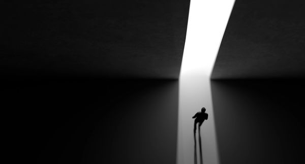 Stap de duisternis uit en zie waar je heen kan en wilt en zet je eerste stap richting je doel.