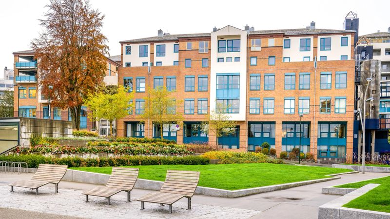 A modern residential district in the center of Stavanger, near the Concert Hall area, with a nice and well-kept public park in front. The city of Stavanger, in the south of Norway, is among the favorite tourist destinations of thousands of tourists, especially visiting cruise ships that sail the routes of northern Europe and the Norwegian coast. Stavanger is also known for being the oil city of Norway, with the presence of many energy multinationals and a museum completely dedicated to oil and its extraction. Image in 16:9 and High Definition format.