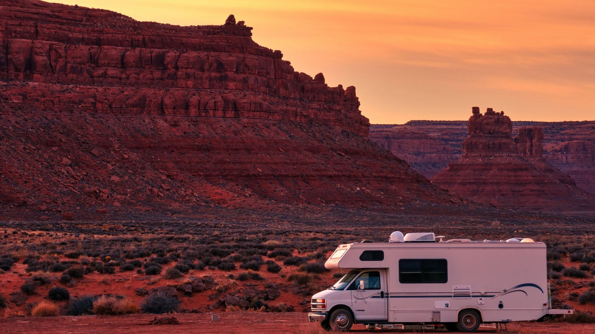 Our Mission
 At RVDive, we offer a comprehensive RV knowledge base to help you start your open road 