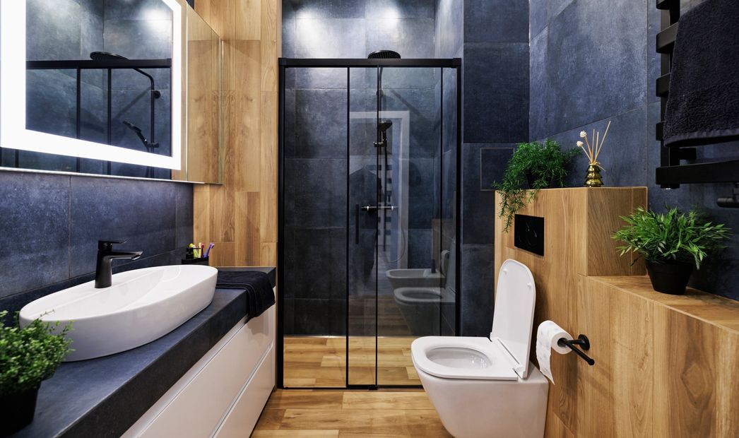 Luxury white marble shower in master bathroom – custom tile installation by Issaquah tile contractor