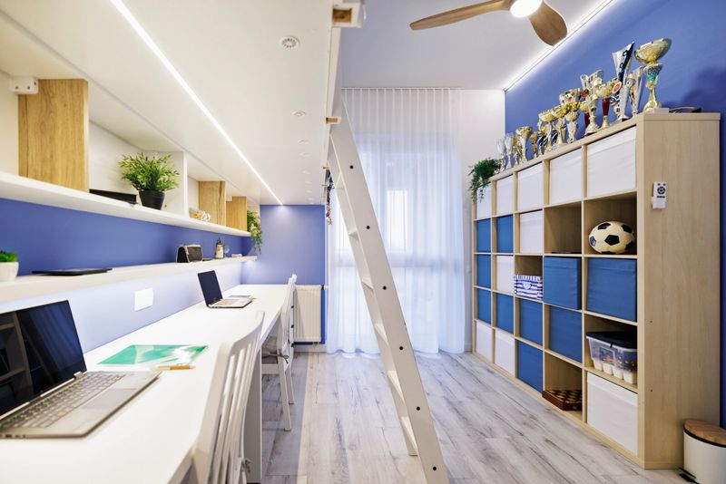 Modern, luxury teenage boys nautical style room. Large double desk under double mezzanine bed.
Canon R5