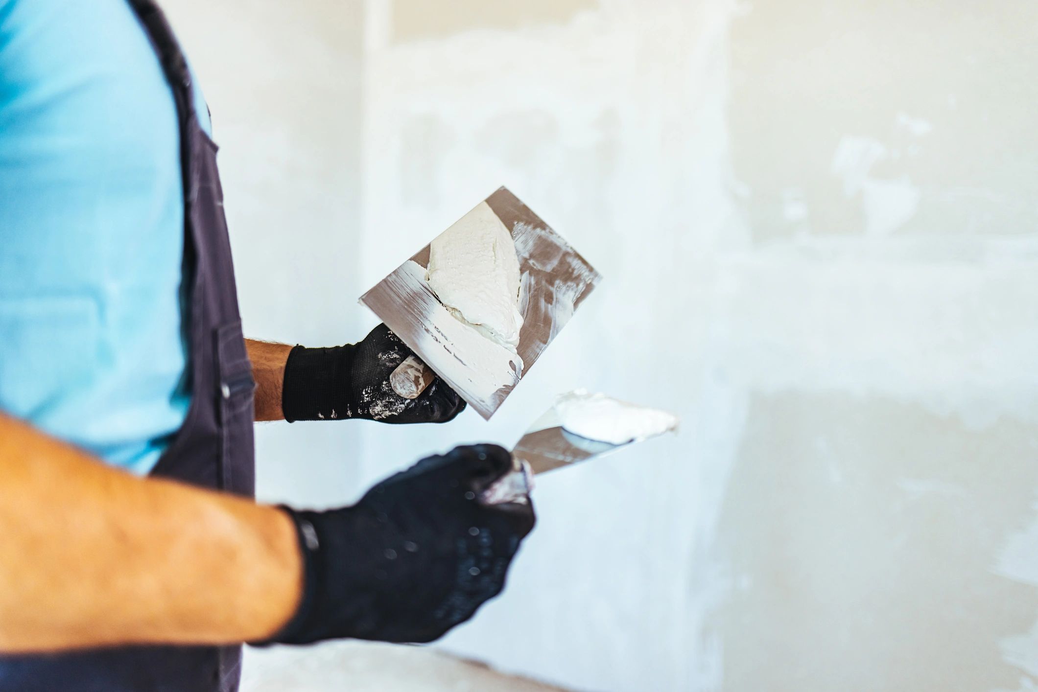 Drywall Repairs: Small Fixes vs. Full Replacement