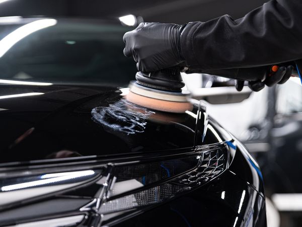 Reduces scratches and swirl marks, restores gloss and clarity, and improves overall appearance. 