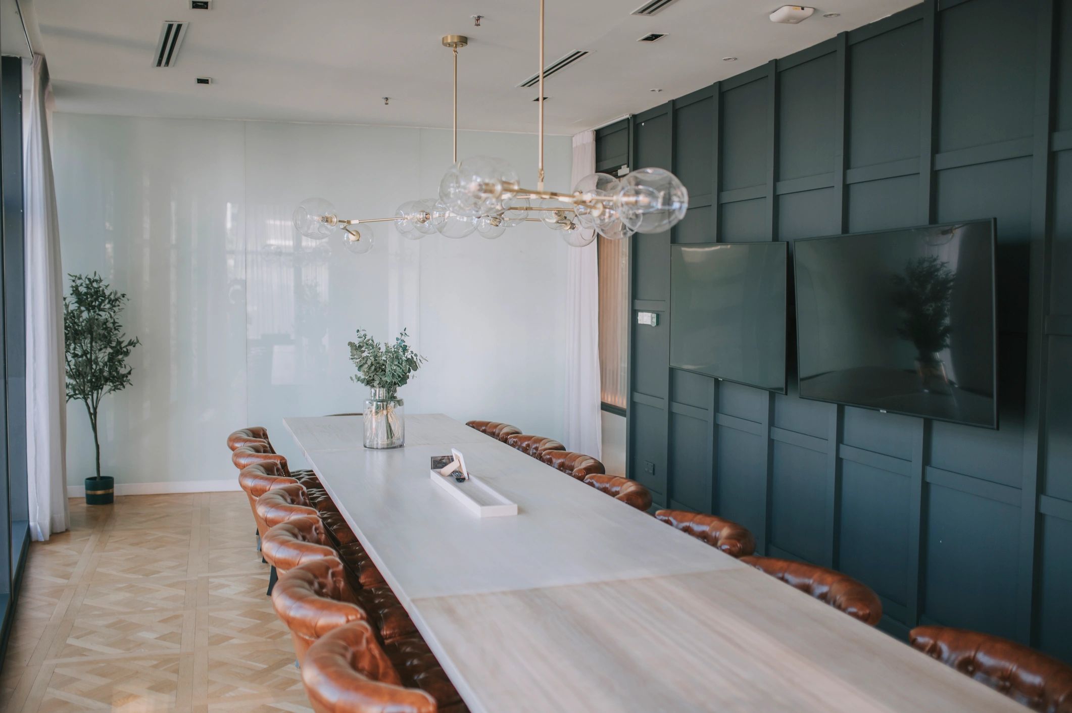 Modern meeting room at THE VOEN