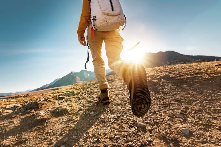 Active hiker enjoying pain-free trails after expert treatment by Dr. Hannah Lee DPM in San Mateo.