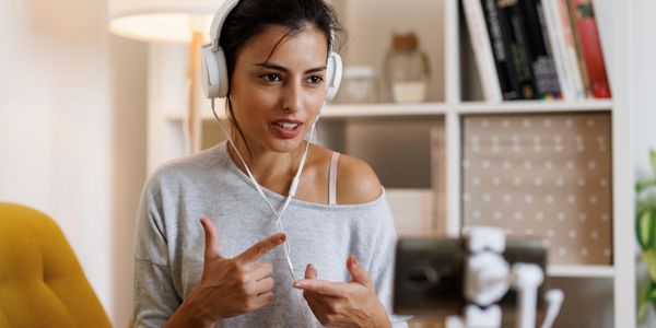 Online accent coaching session for an actor