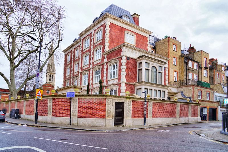 Moscow Road is a Street in Bayswater which measures approximately 468 metres long.Moscow Road is within the Post Town of LONDONMoscow Road is within the area of Kensington and Chelsea London Boro and City of Westminster London Boro Council who provide services such as refuse collection and are responsible for the collection of council tax .Moscow Road has been given the Unique Street Reference Numbers of 21700738, 8401450 and 8400460 in the National Street Gazetteer.Moscow Road has the postcodes of W2 4XW, W2 4WA, W2 4SW, W2 4SN, W2 4LQ, W2 4LL, W2 4LG, W2 4JS, W2 4EL, W2 4BT, W2 4BP, W2 4AL, W2 4AJ, W2 4AH and W2 4AF.Moscow Road is located within the county of Greater London which is in the London region of the UK. 3.68 miles West from the centre of London, 17.7 miles South from the centre of St Albans, 20.69 miles North East from the centre of Woking and 25.22 miles North East from the centre of Guildford.