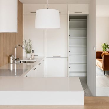 Luxo Furniture Assemble Closets