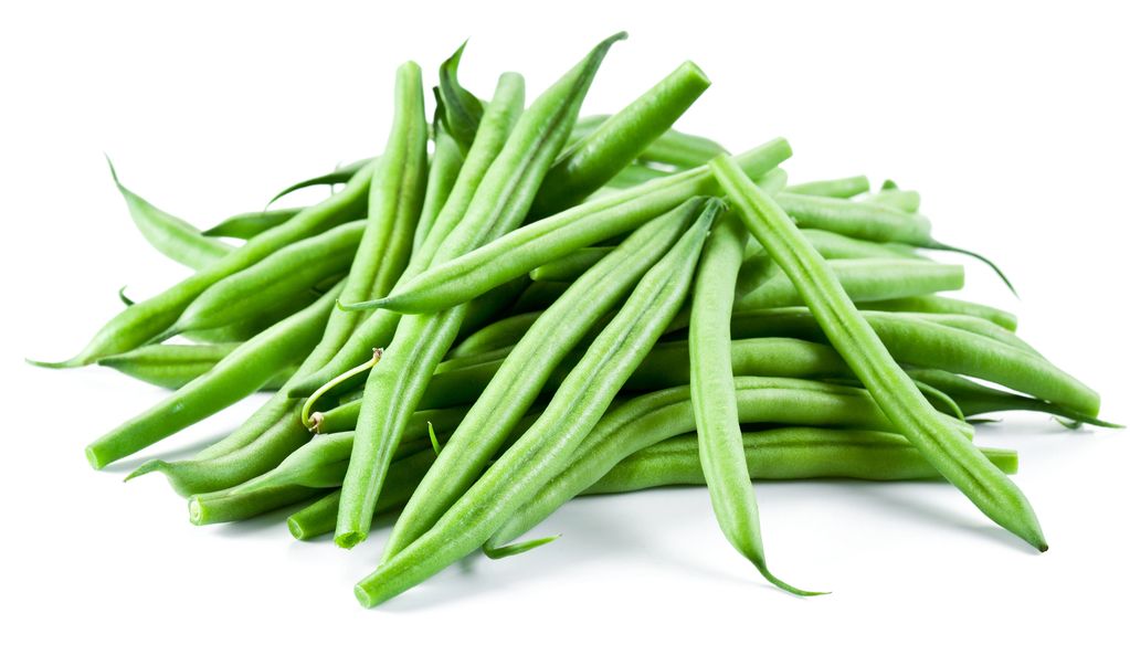 Fresh green beans piled together.