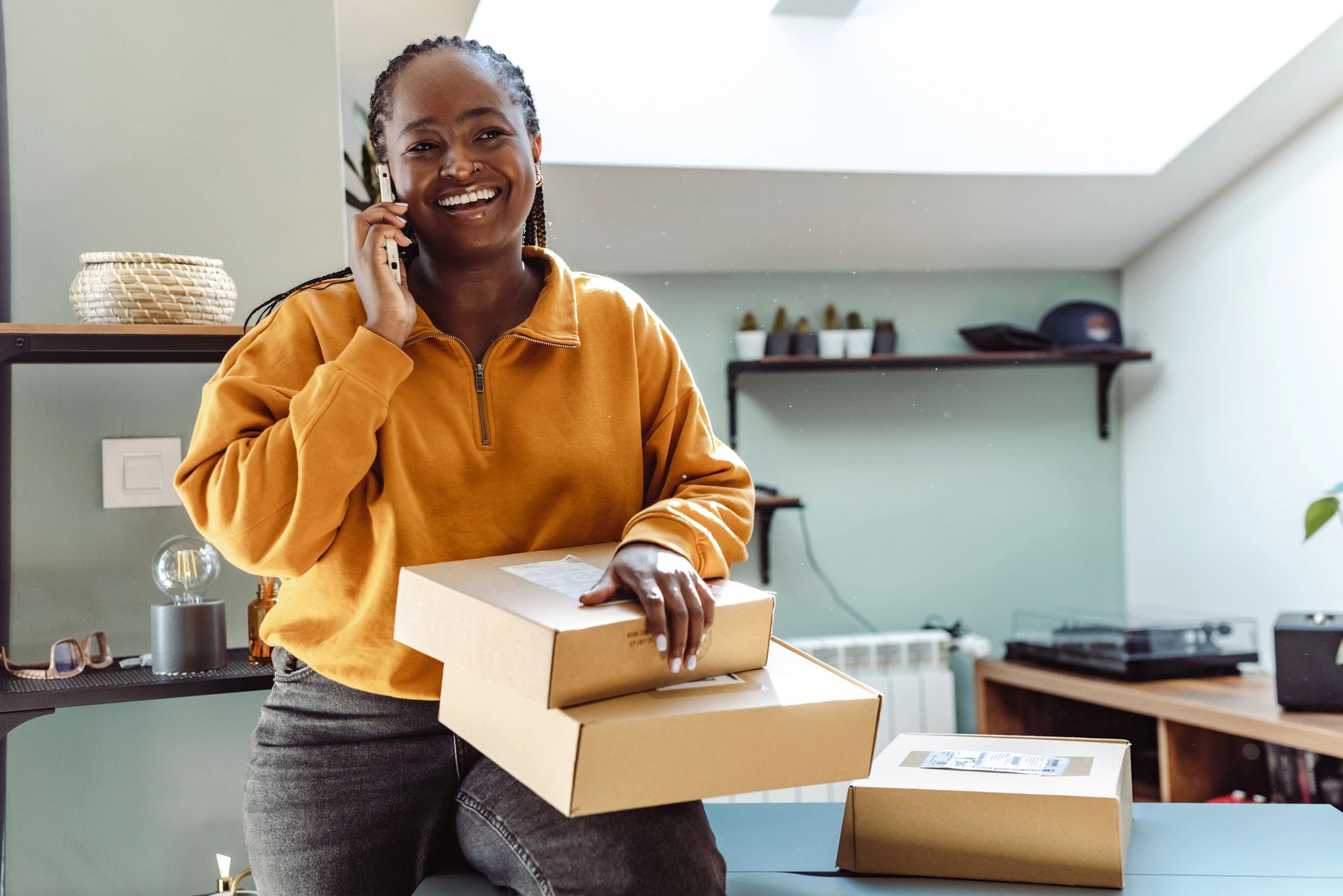 Woman starting a dropshipping business.