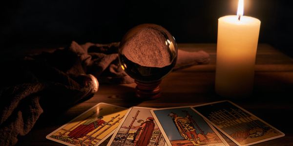 Destino

Sortilegio

Incantesimo

Mistero

Prodigio

Sorta

Miracolo

Fato

Energia

Enchanted
mago