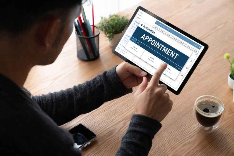 Online applointment booking calendar for modish regristration on the internet website