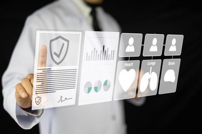 Datos de salud y protección médica usados para analizar siniestralidad y planes de salud corporativos