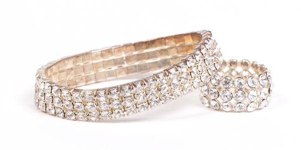 pulseira e anel de diamantes de laboratório