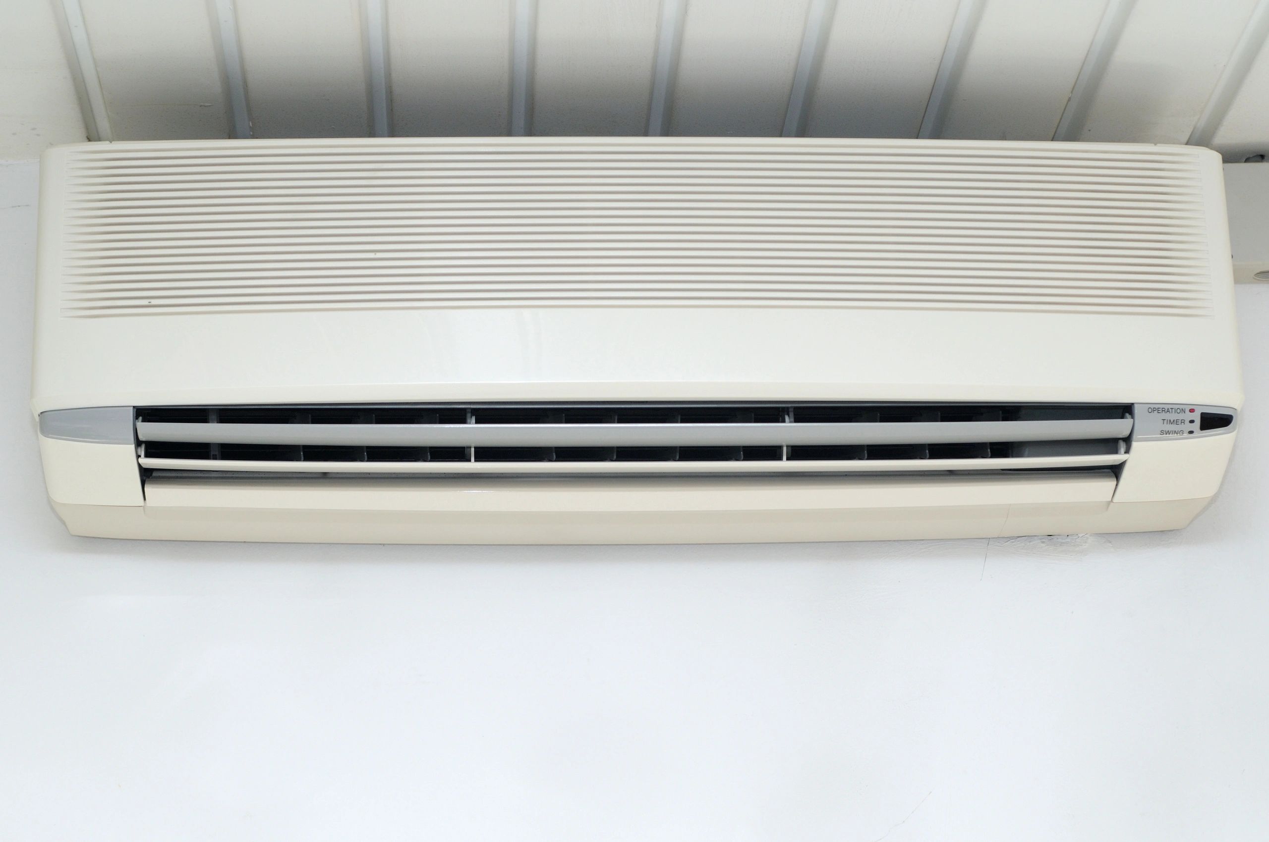 Energy-Saving Air Handlers Model: VL, VLD*, VLN
Features:
Vertical Up-Flow
Front Return Air
Insulated Cabinets