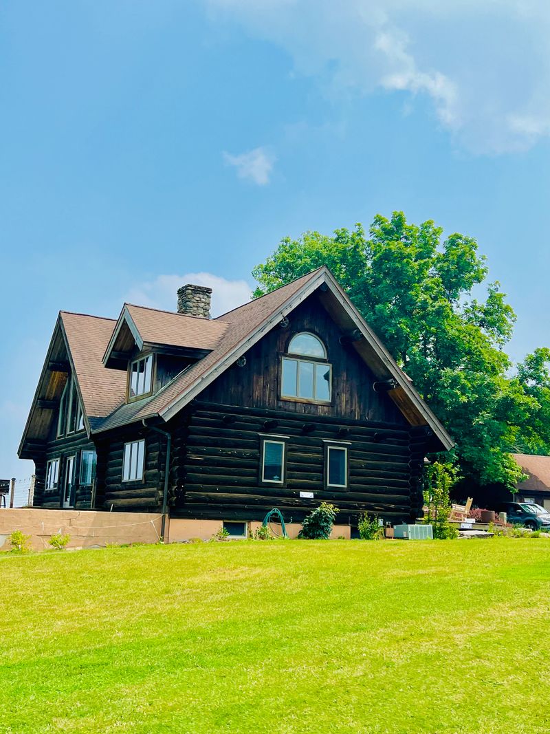 Classic Farm House on the top of the hill in Farm summit massachusetts