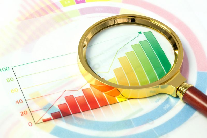 http://teekid.com/istockphoto/banner/banner3.jpgFinancial Analyzing-Business Growth