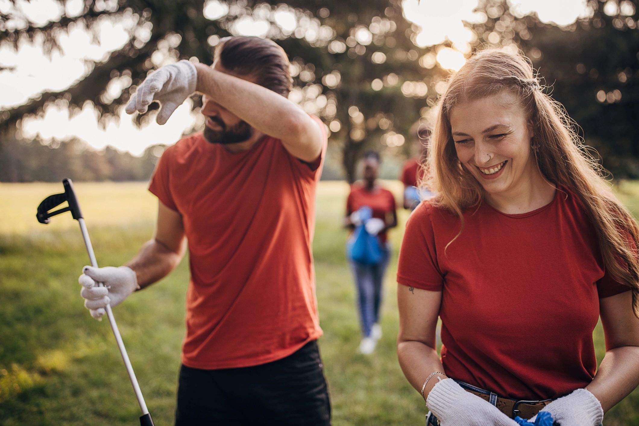 Golfers enjoying a summer tournament to support visiting nurses.