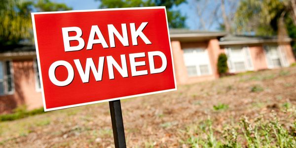 real estate auction auctioneer golf course marina campground bowling office building foreclosure ban