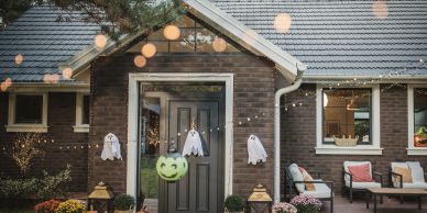 Extended spooky scene for Halloween.