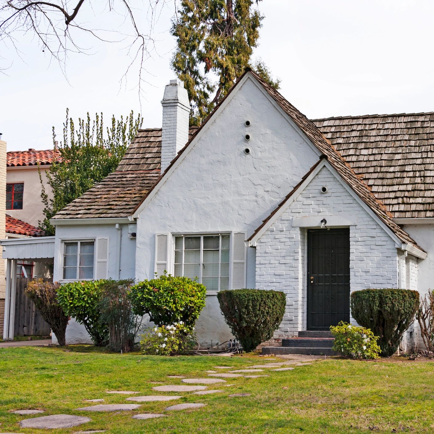 how do I sell my inherited probate home? 
